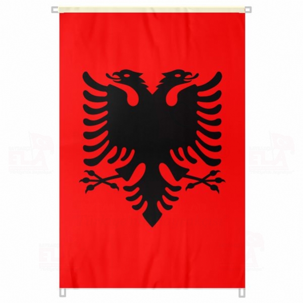 Arnavutluk Bina Boyu Bayraklar