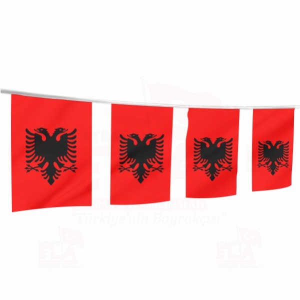 Arnavutluk pe Dizili Flamalar ve Bayraklar