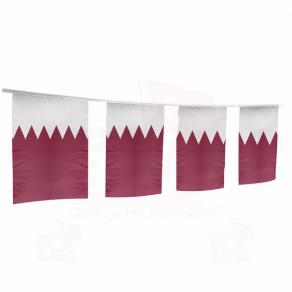 Katar pe Dizili Flamalar ve Bayraklar